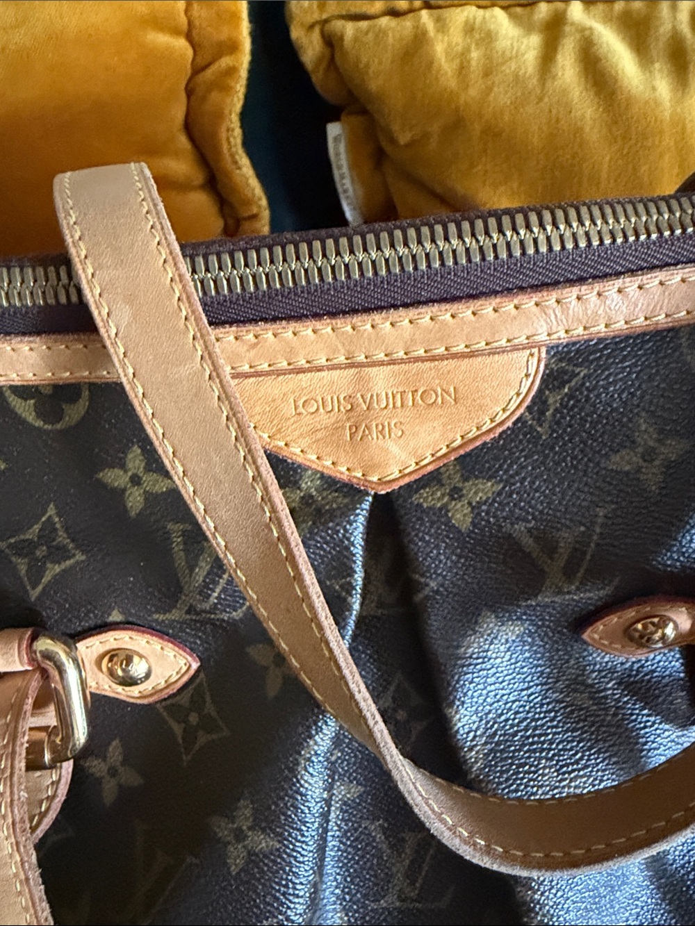 Authentic Louis Vuitton GM - Picture 2 of 9